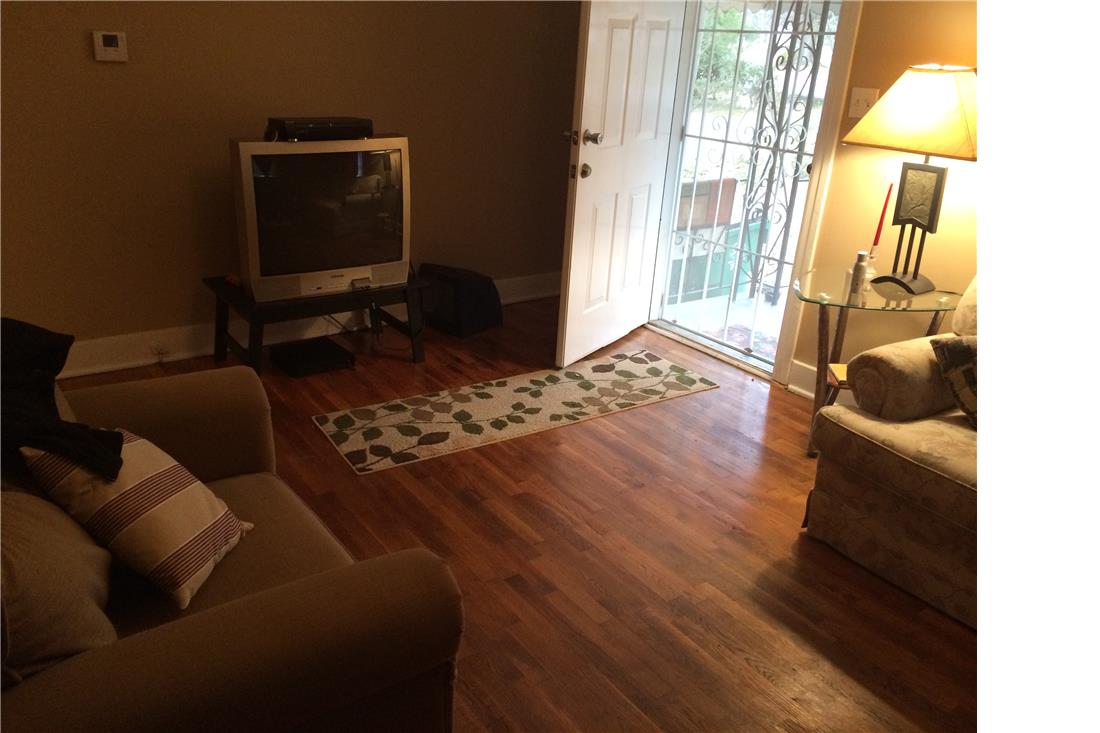 217 King St, Winder, GA 30680 photo 3