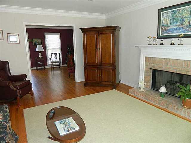 2025 Peachbluff Dr, Duluth, GA 30097 photo 9