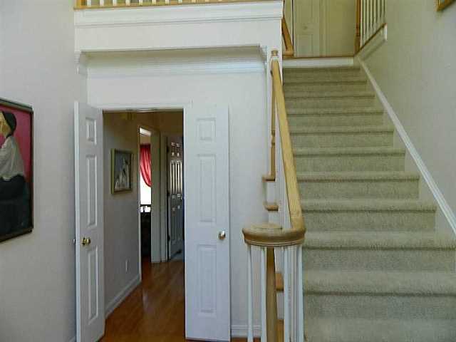 2025 Peachbluff Dr, Duluth, GA 30097 photo 3