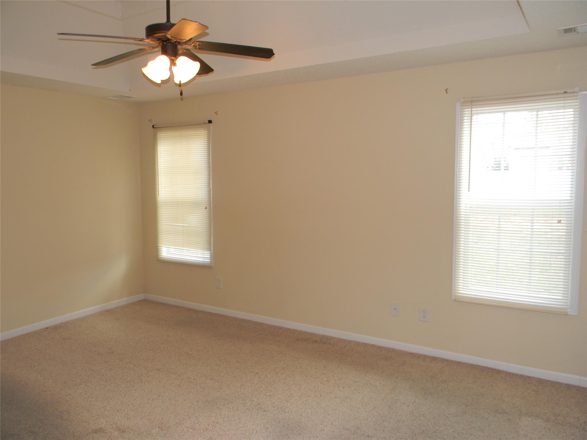 201 Wray, Warner Robins, GA 31093 photo 3
