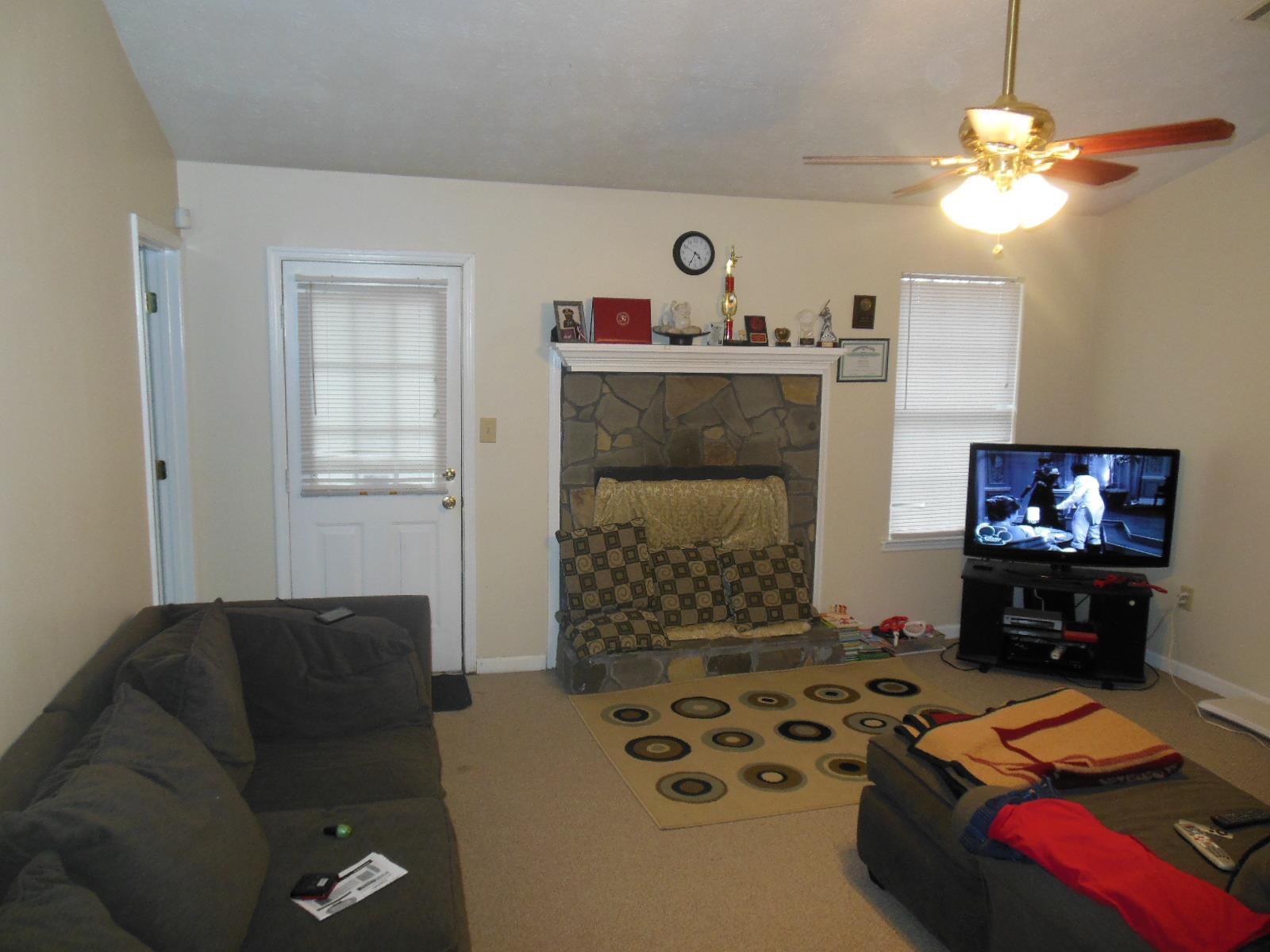 2810 Maple Grove Dr, Rex, GA 30273 photo 4