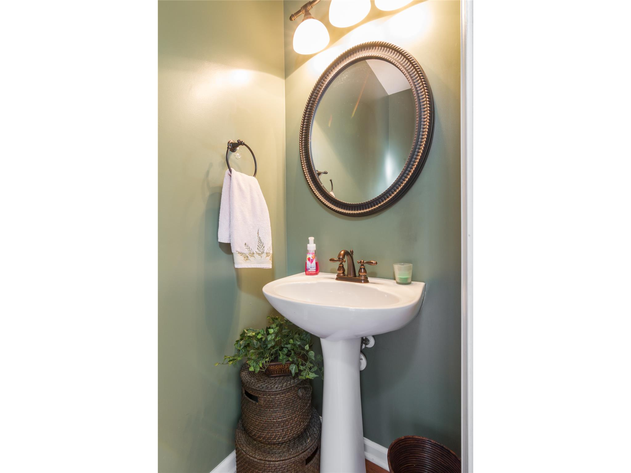 945 Tree Top Dr, Suwanee, GA 30024 photo 9