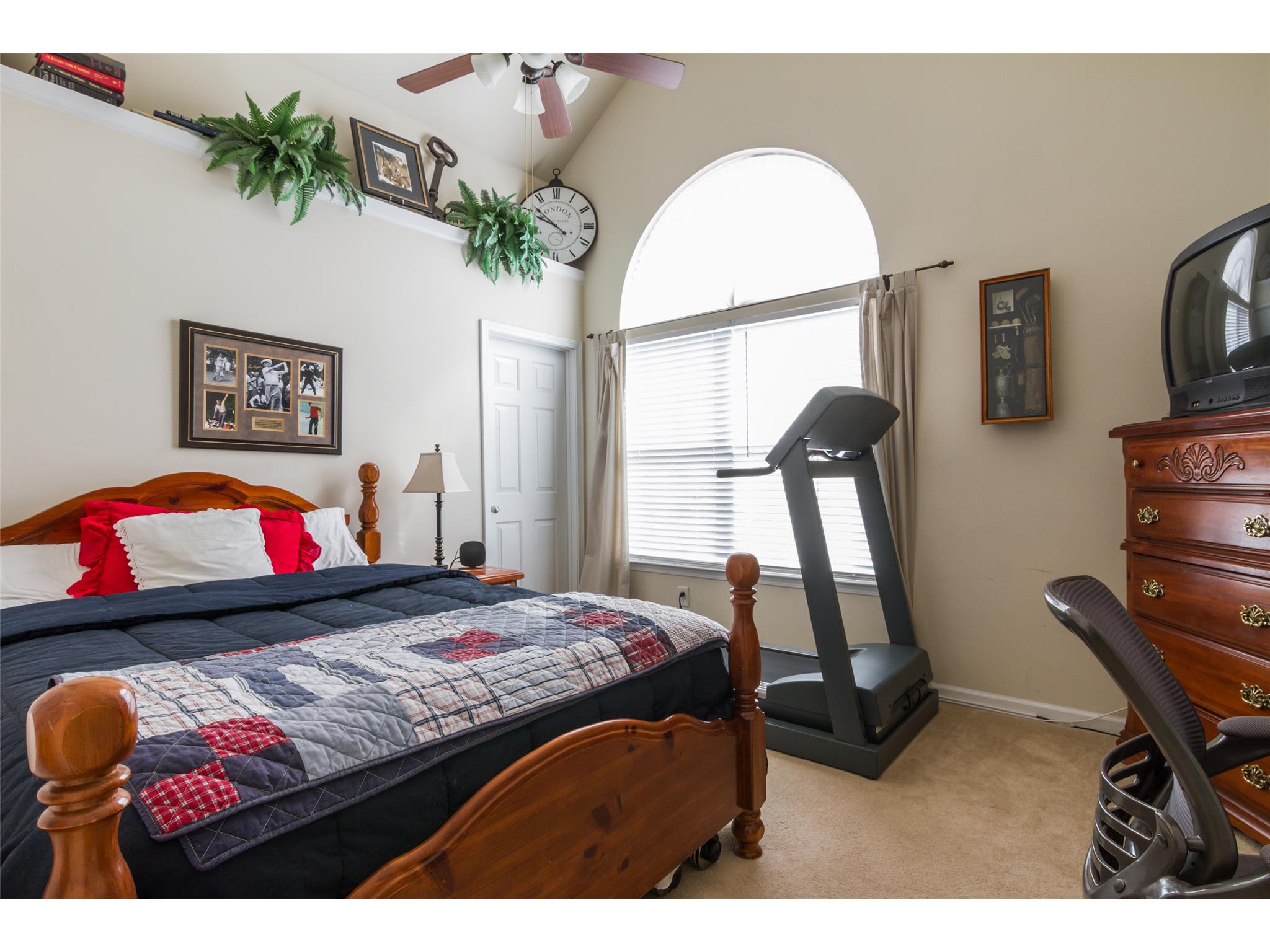 945 Tree Top Dr, Suwanee, GA 30024 photo 8