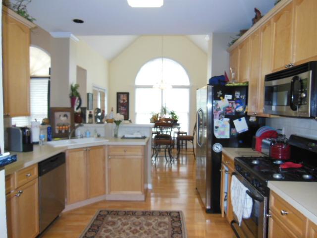 2076 Suwanee Woods Ln, Duluth, GA 30097 photo 9