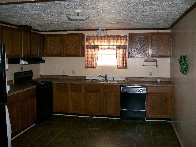 107 Azalea, Gordon, GA 31031 photo 11