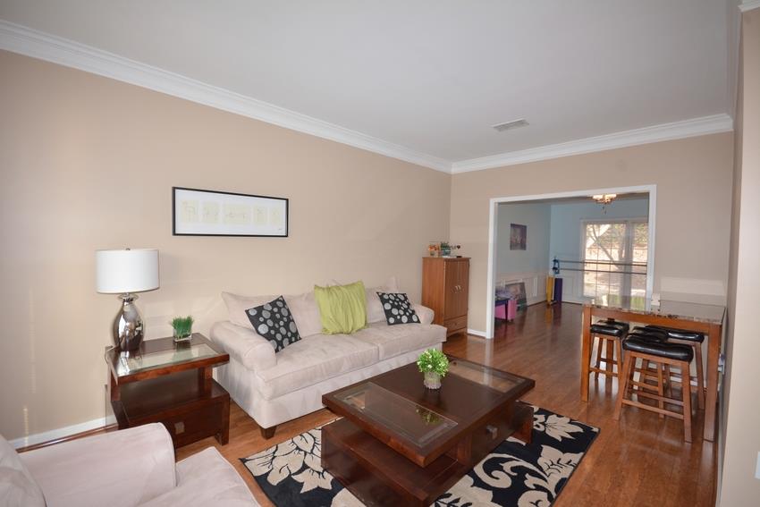 1569 Oglethorpe Dr, Suwanee, GA 30024 photo 3