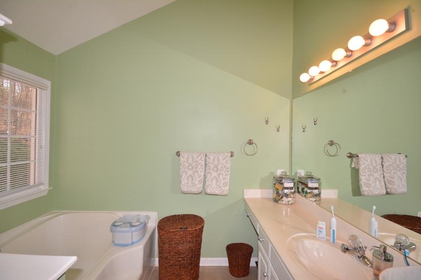 1569 Oglethorpe Dr, Suwanee, GA 30024 photo 16