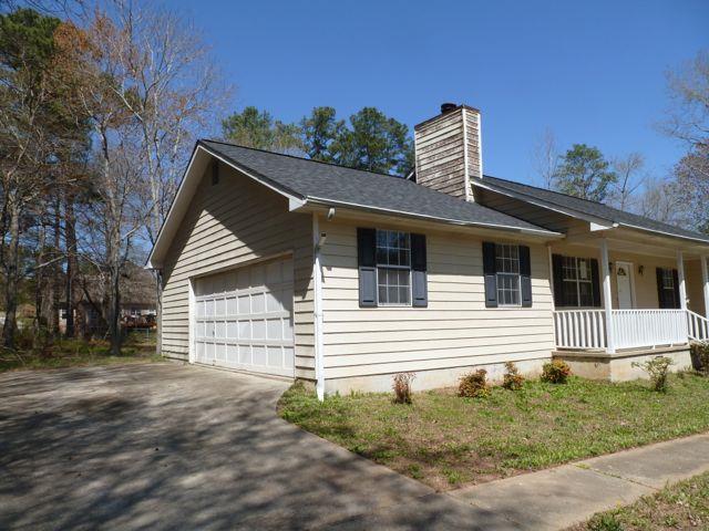 206 Lisa Ct, Hampton, GA 30228 photo 2