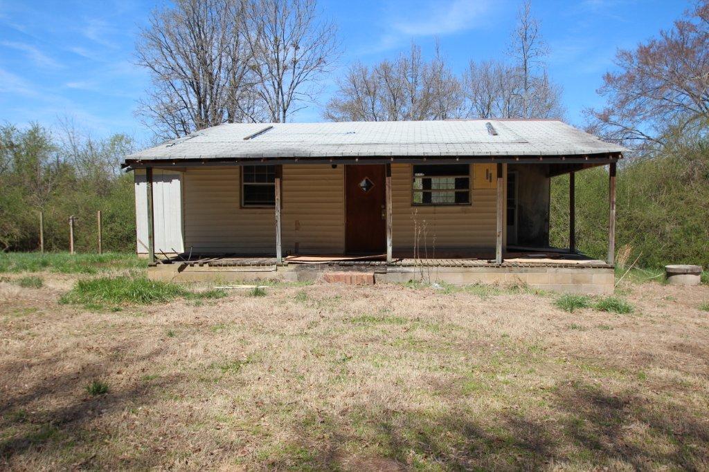 155 E King Rd, Commerce, GA 30529 photo 1