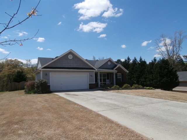 826 Custom Ln, Winder, GA 30680 photo 1