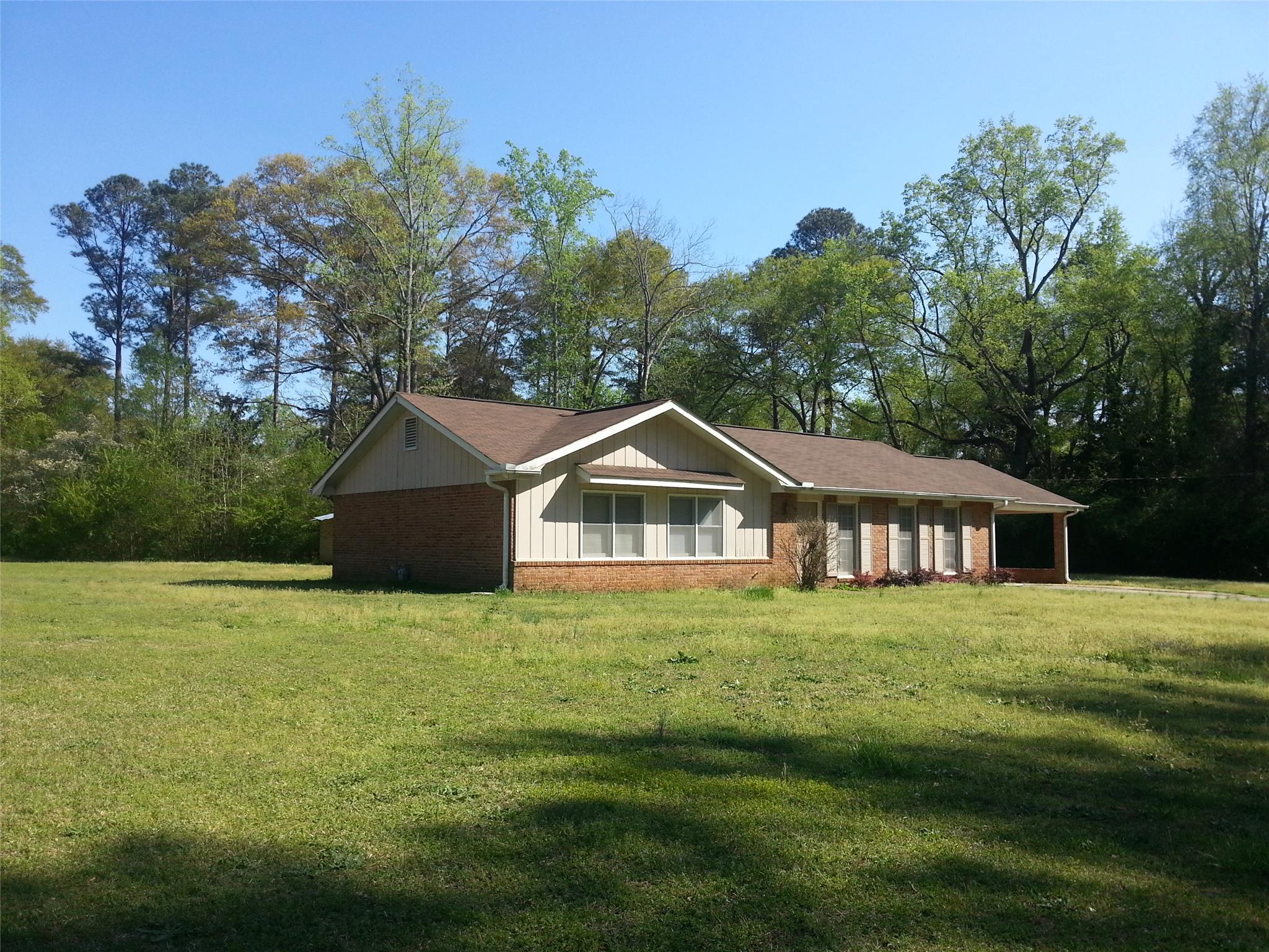 353 Hickory Ter, Lagrange, GA 30241 photo 4