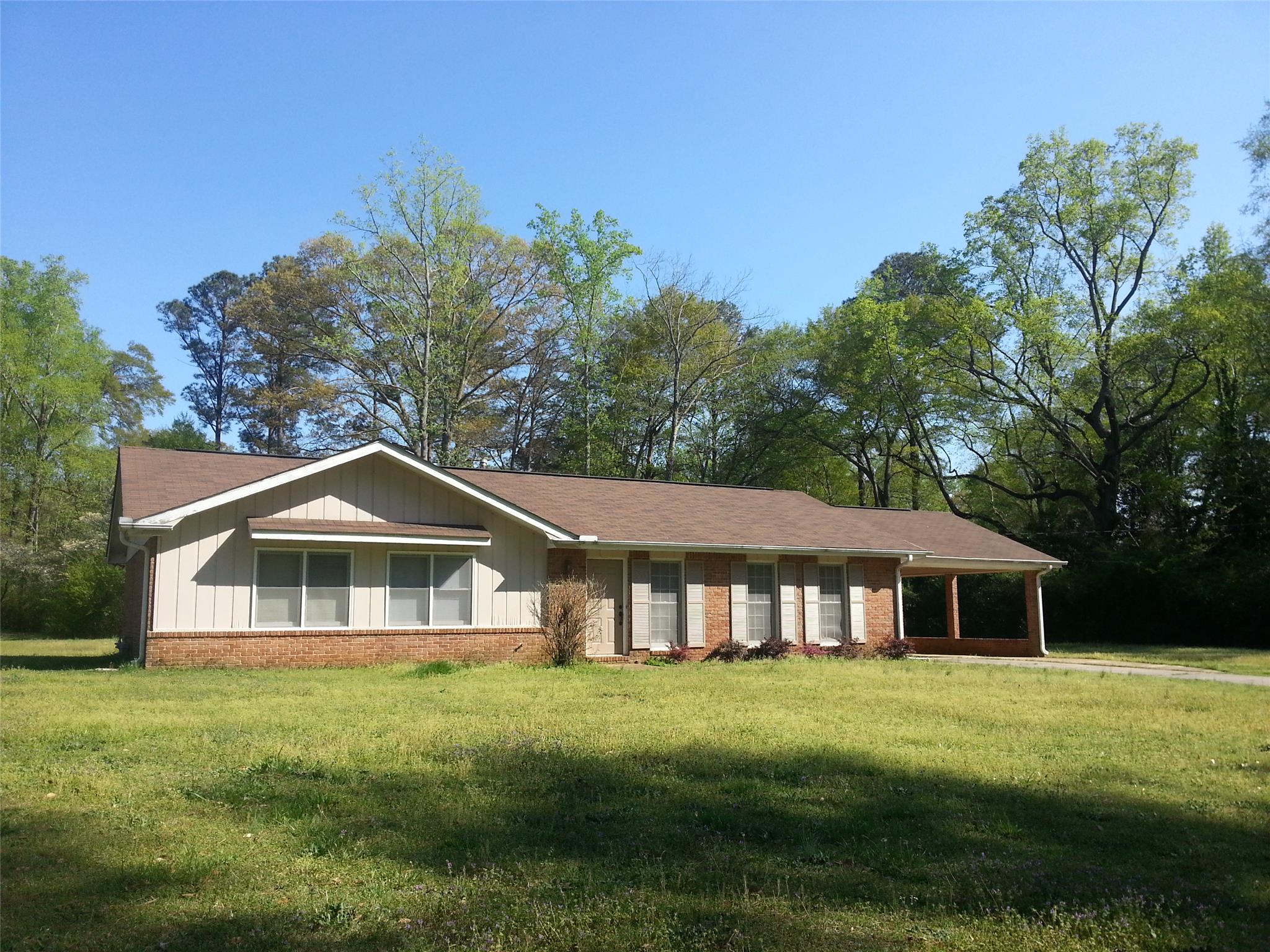 353 Hickory Ter, Lagrange, GA 30241 photo 2