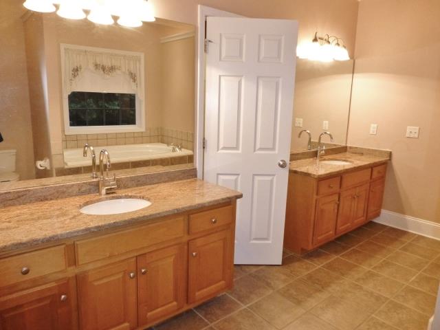 4876 Goddards Ford Rd, Gainesville, GA 30504 photo 9