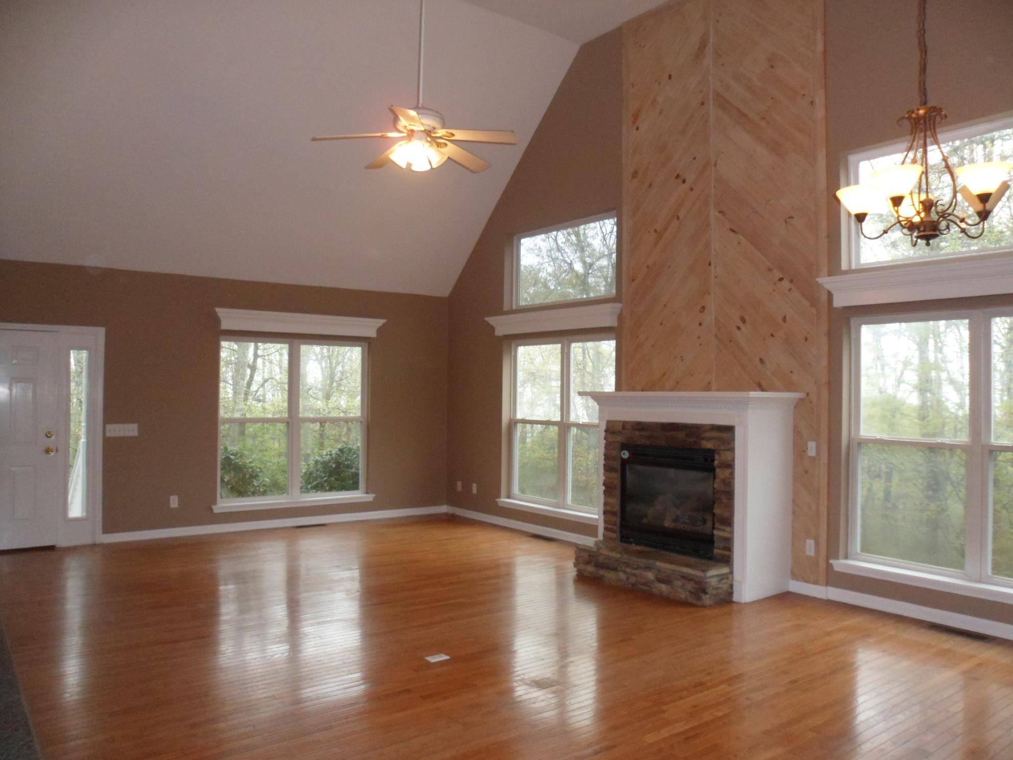 135 Highlands Dr, Clarkesville, GA 30523 photo 2