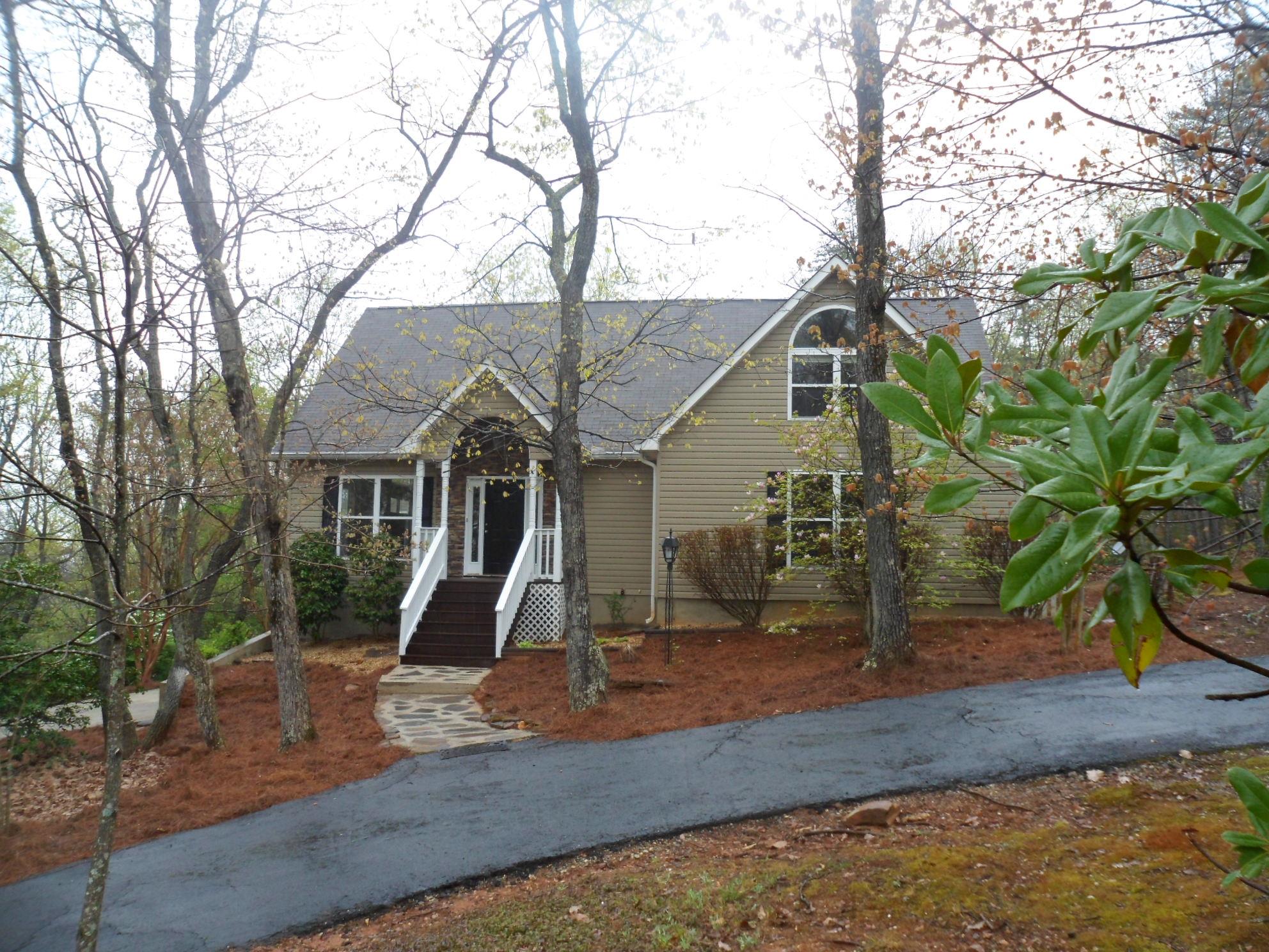 135 Highlands Dr, Clarkesville, GA 30523 photo 1