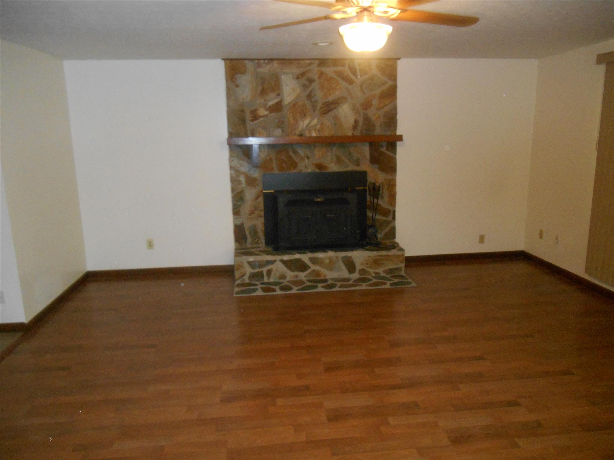 139 N Lake Dr, Lagrange, GA 30240 photo 2