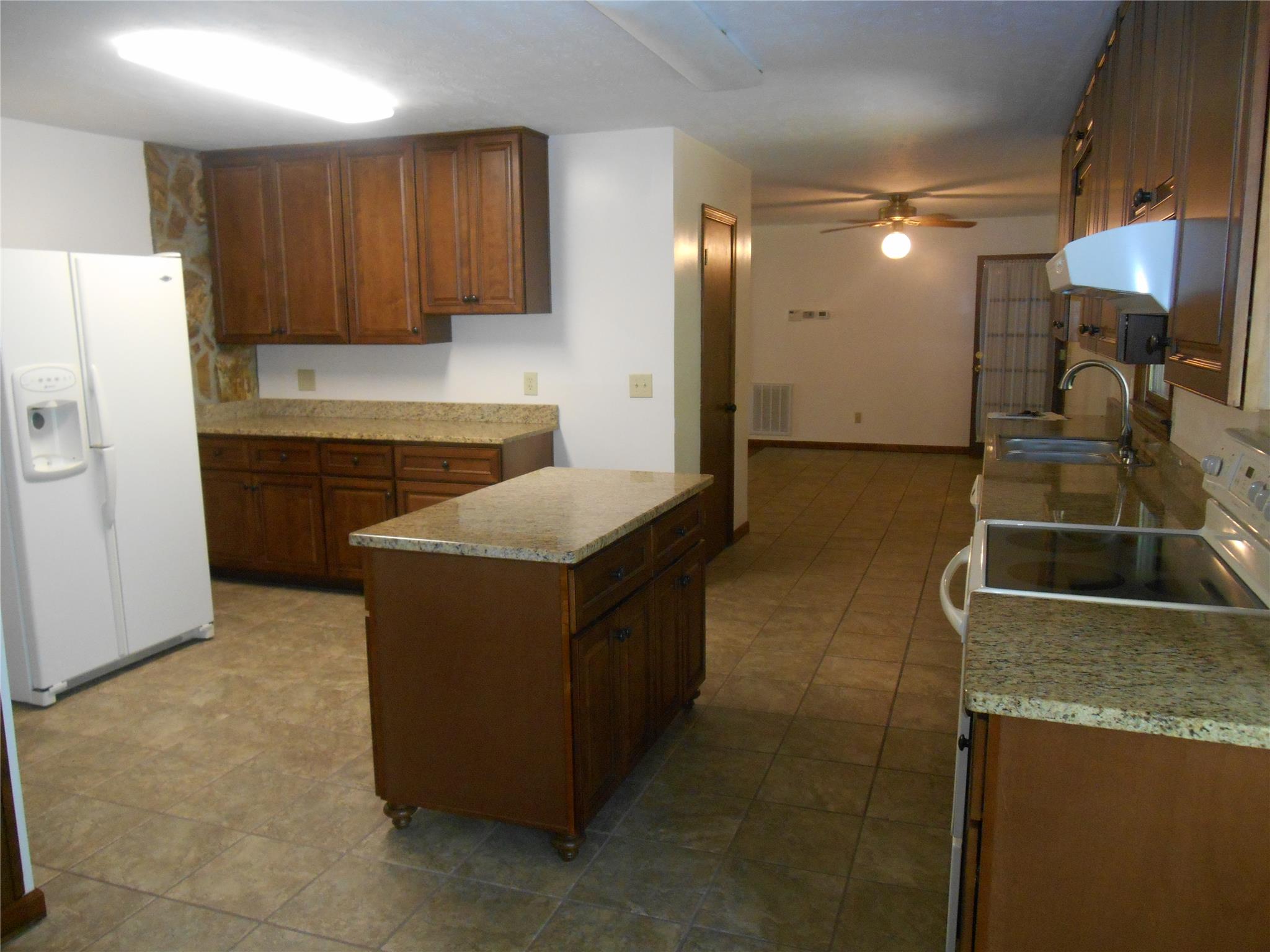 139 N Lake Dr, Lagrange, GA 30240 photo 17