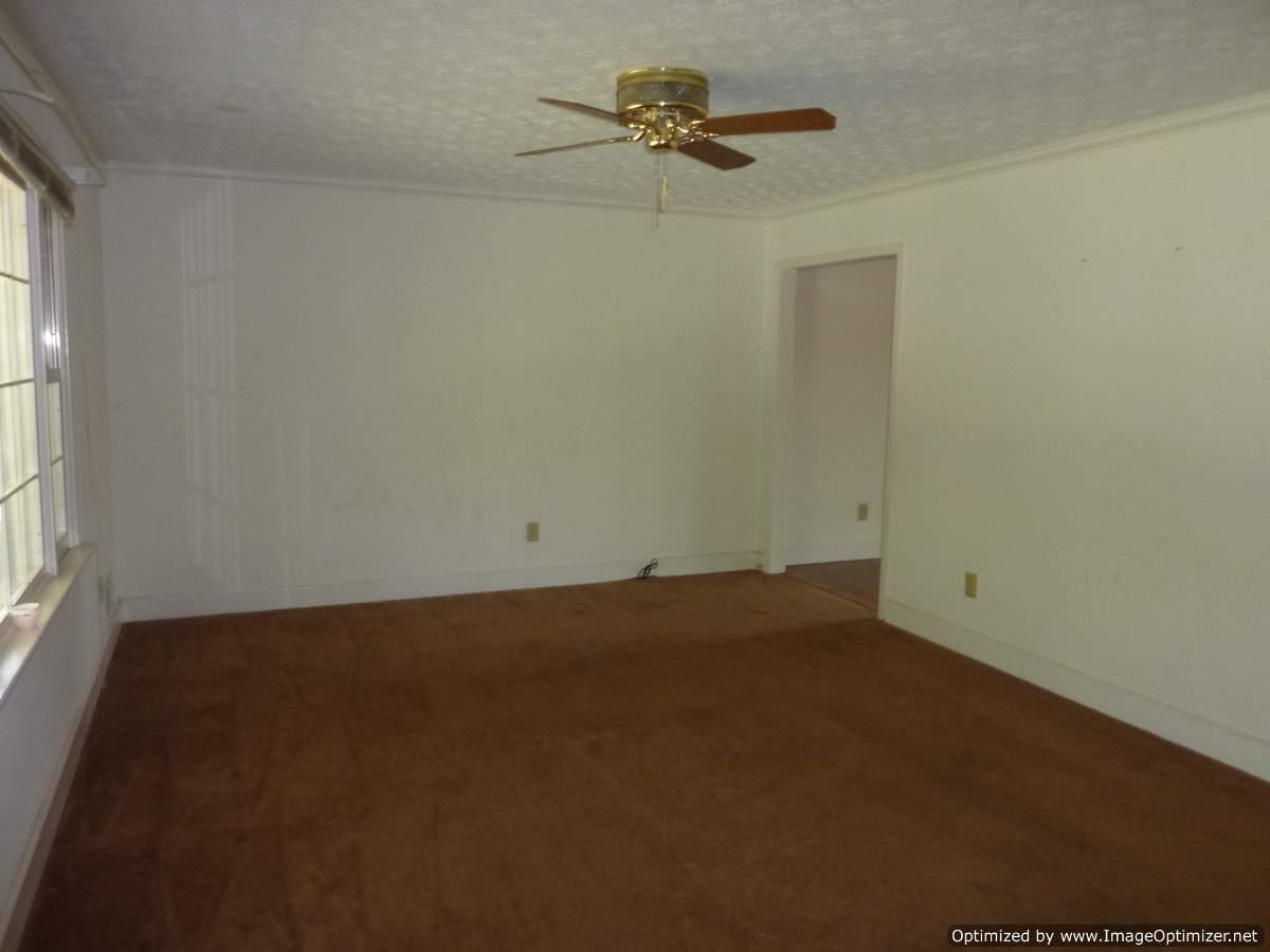 6628 Fleming Rd, Morrow, GA 30260 photo 4