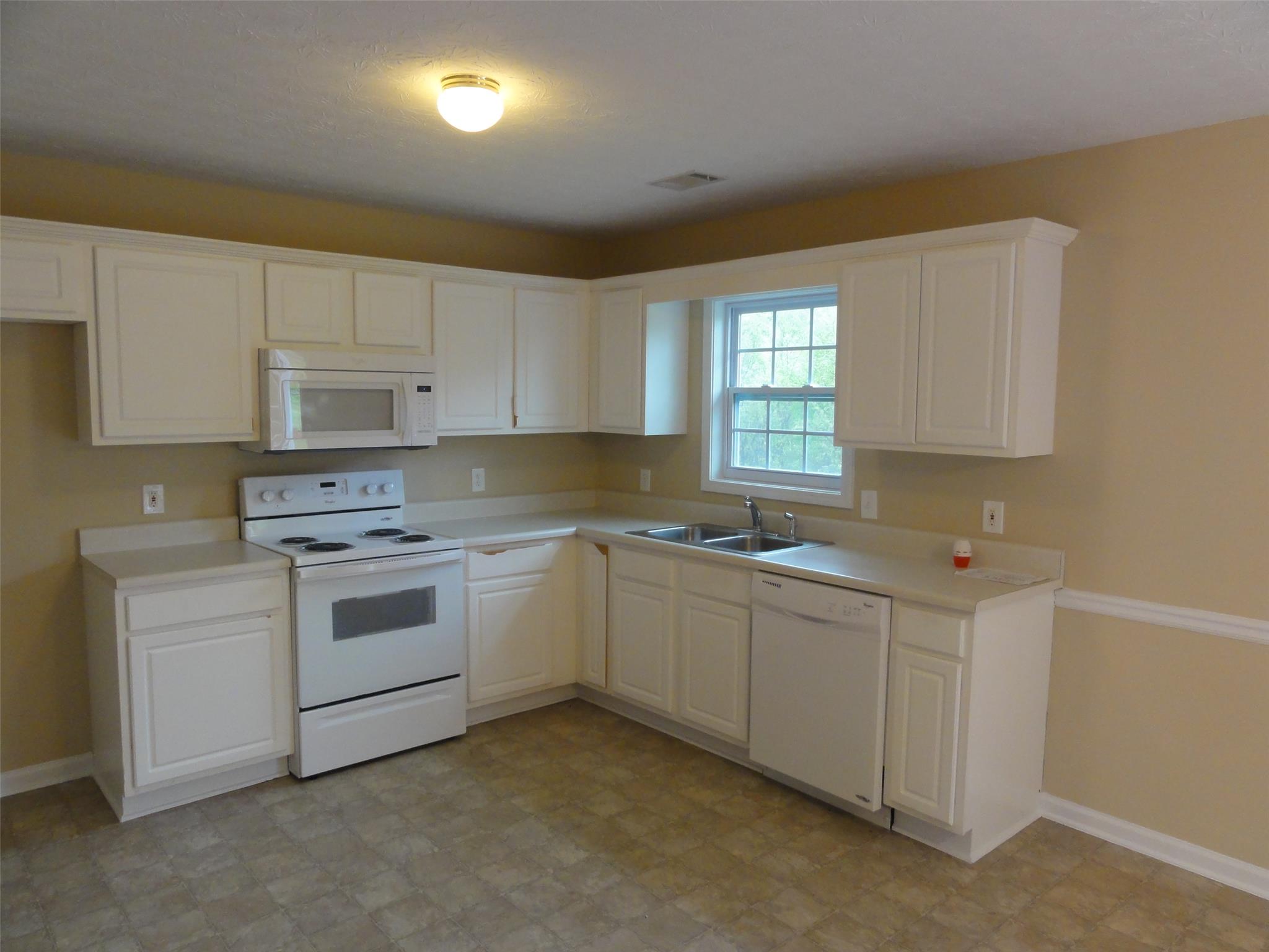 80 Quarry Ct, Covington, GA 30014 photo 3