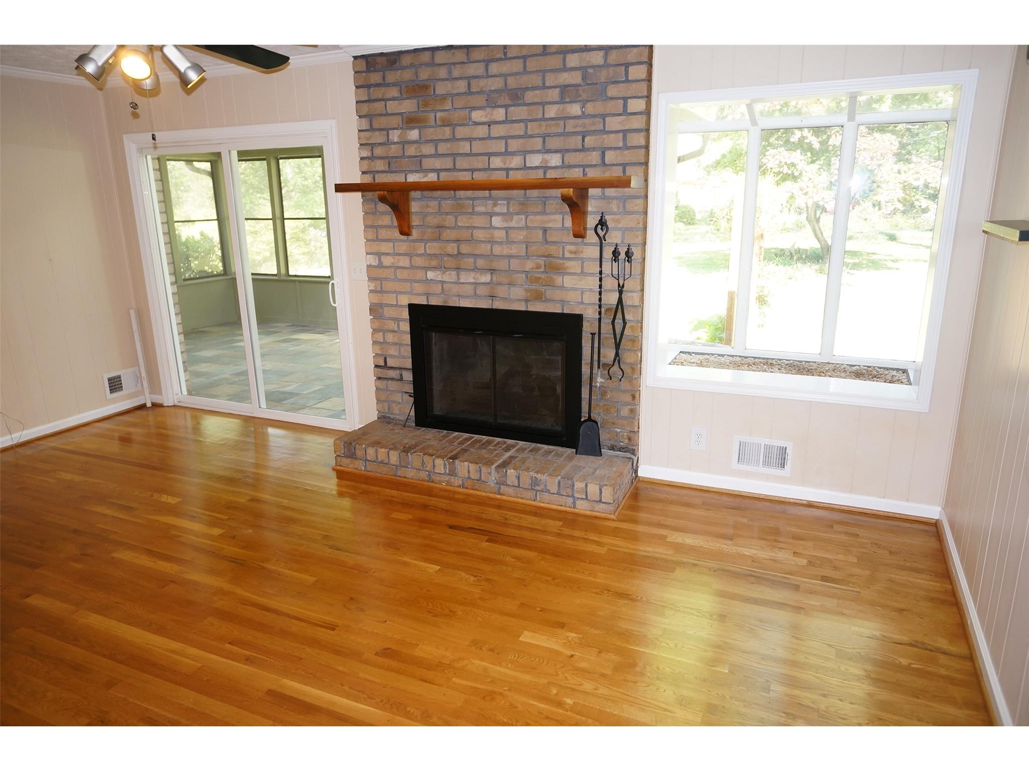 1237 Briarbrook Ct, Stone Mountain, GA 30083 photo 12