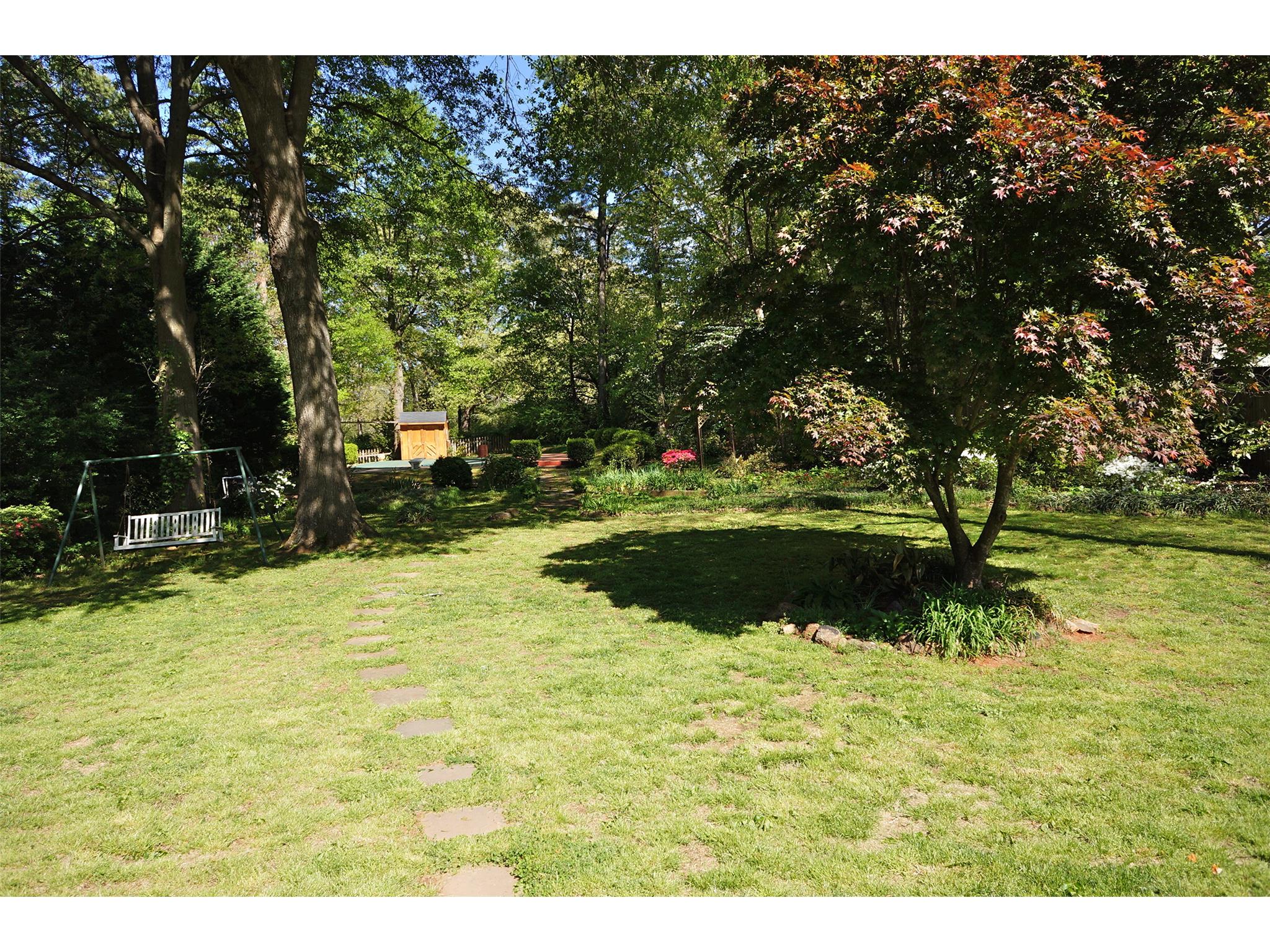 1237 Briarbrook Ct, Stone Mountain, GA 30083 photo 4