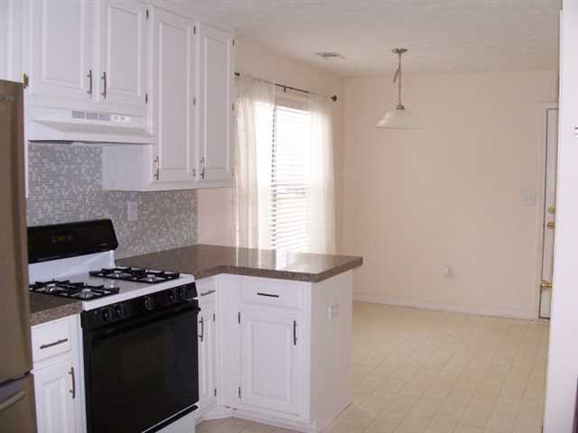 3960 Riversong Dr, Suwanee, GA 30024 photo 10