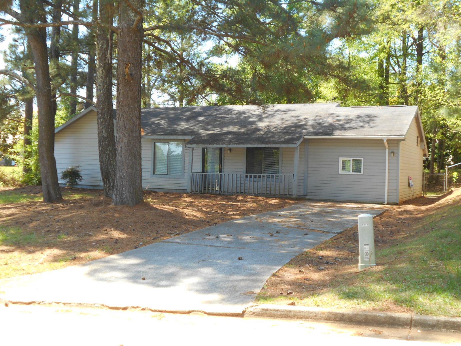 3051 Brook Hollow Dr, Rex, GA 30273 photo 1