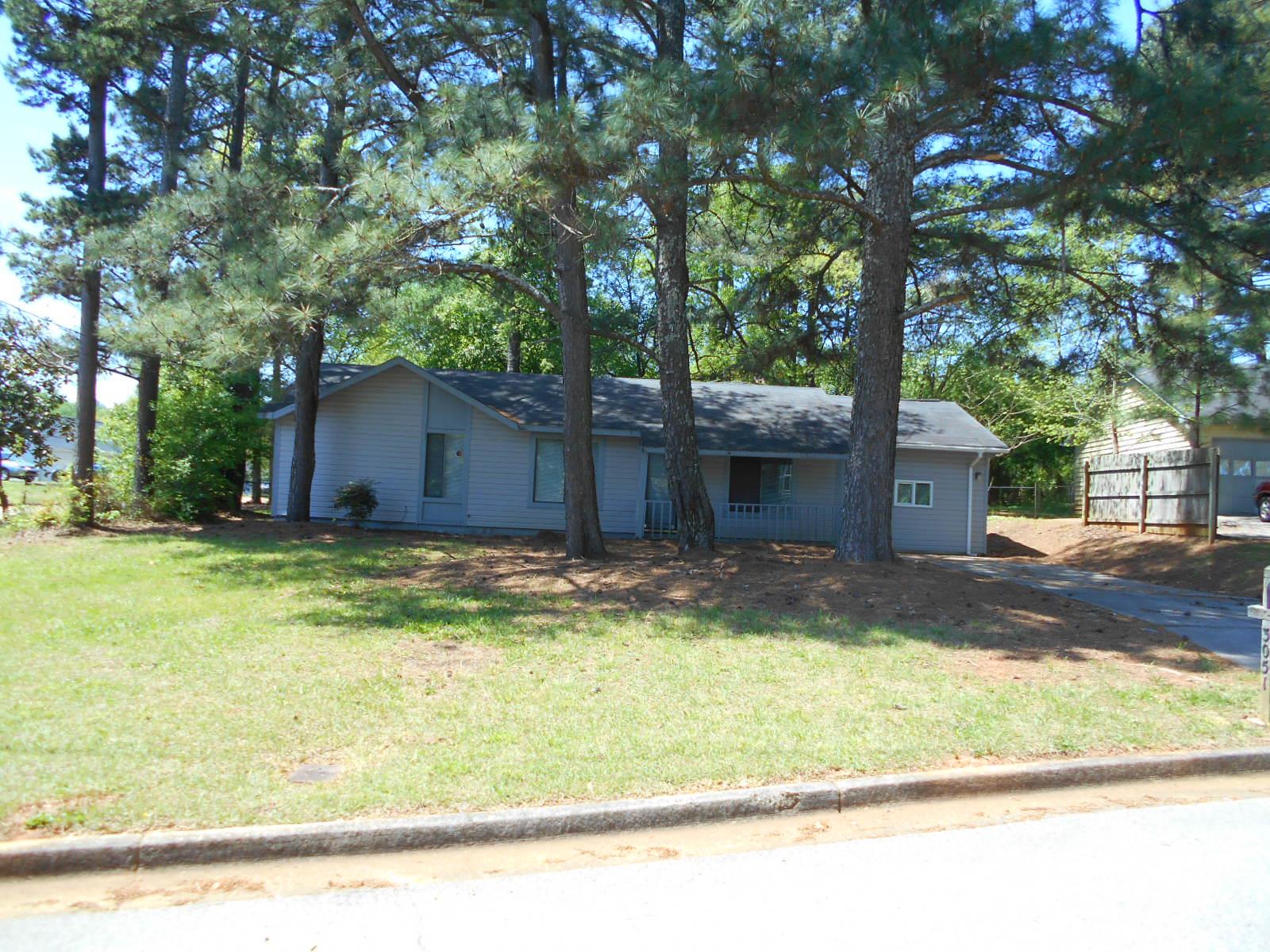 3051 Brook Hollow Dr, Rex, GA 30273 photo 3