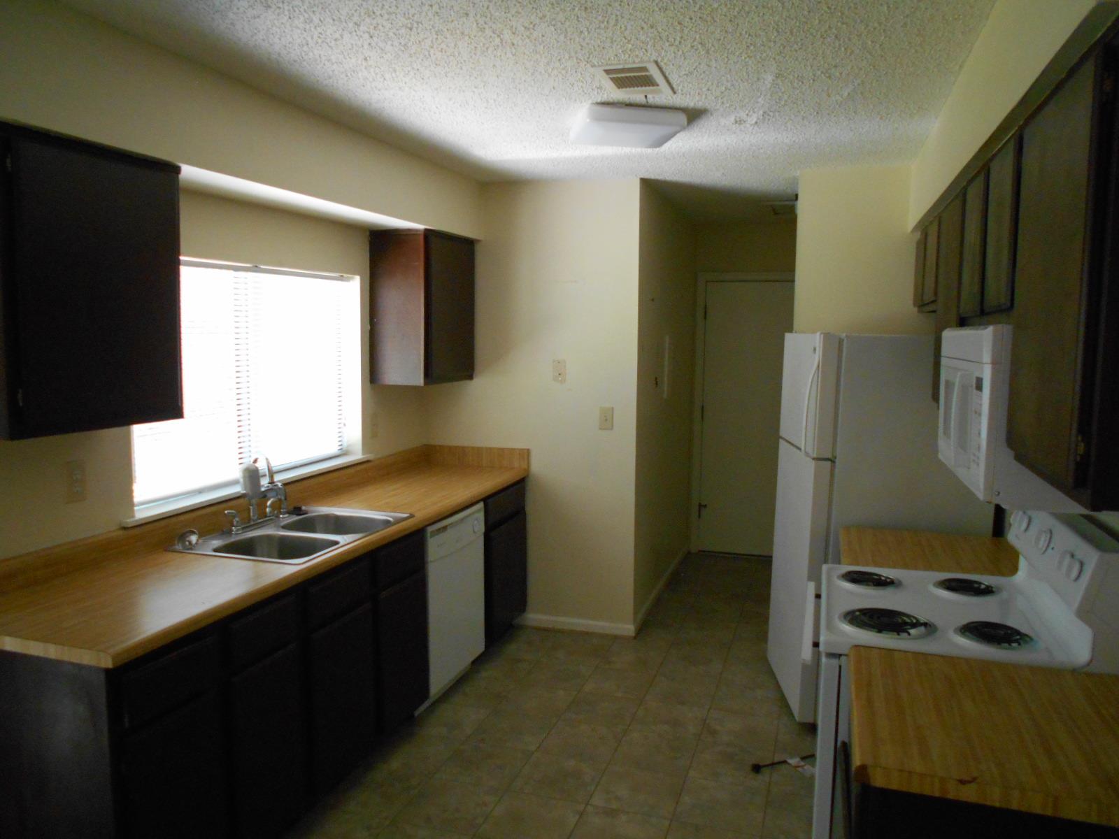 3051 Brook Hollow Dr, Rex, GA 30273 photo 6