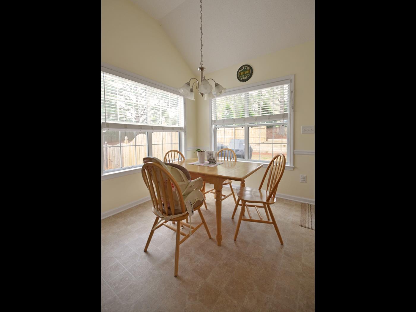 3 Castleton Ct, Newnan, GA 30263 photo 3