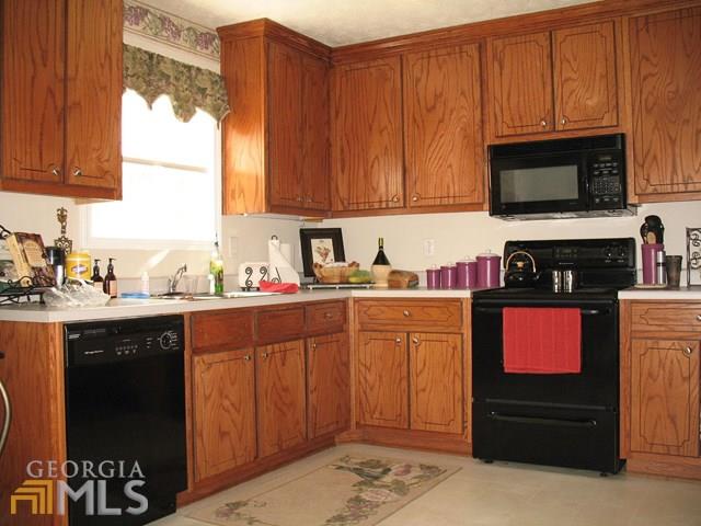 18 Edgefield Dr, Commerce, GA 30529 photo 3