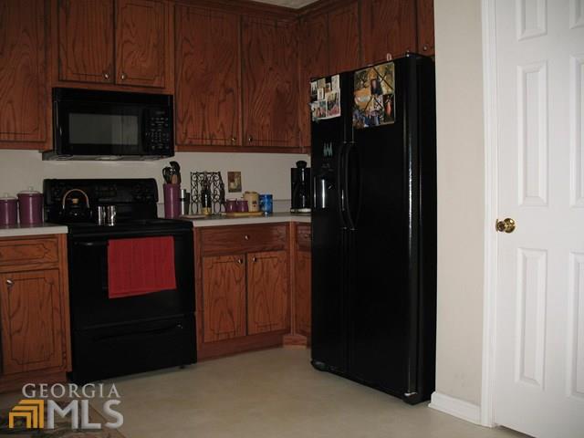 18 Edgefield Dr, Commerce, GA 30529 photo 2