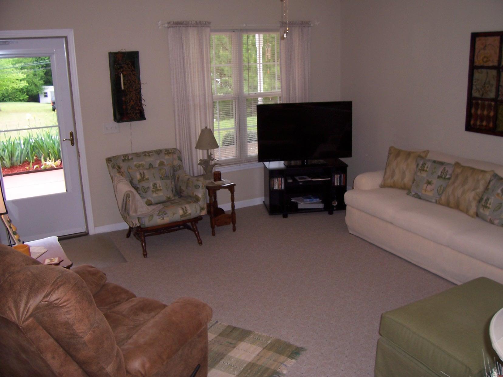 960 Elrod St, Cornelia, GA 30531 photo 2