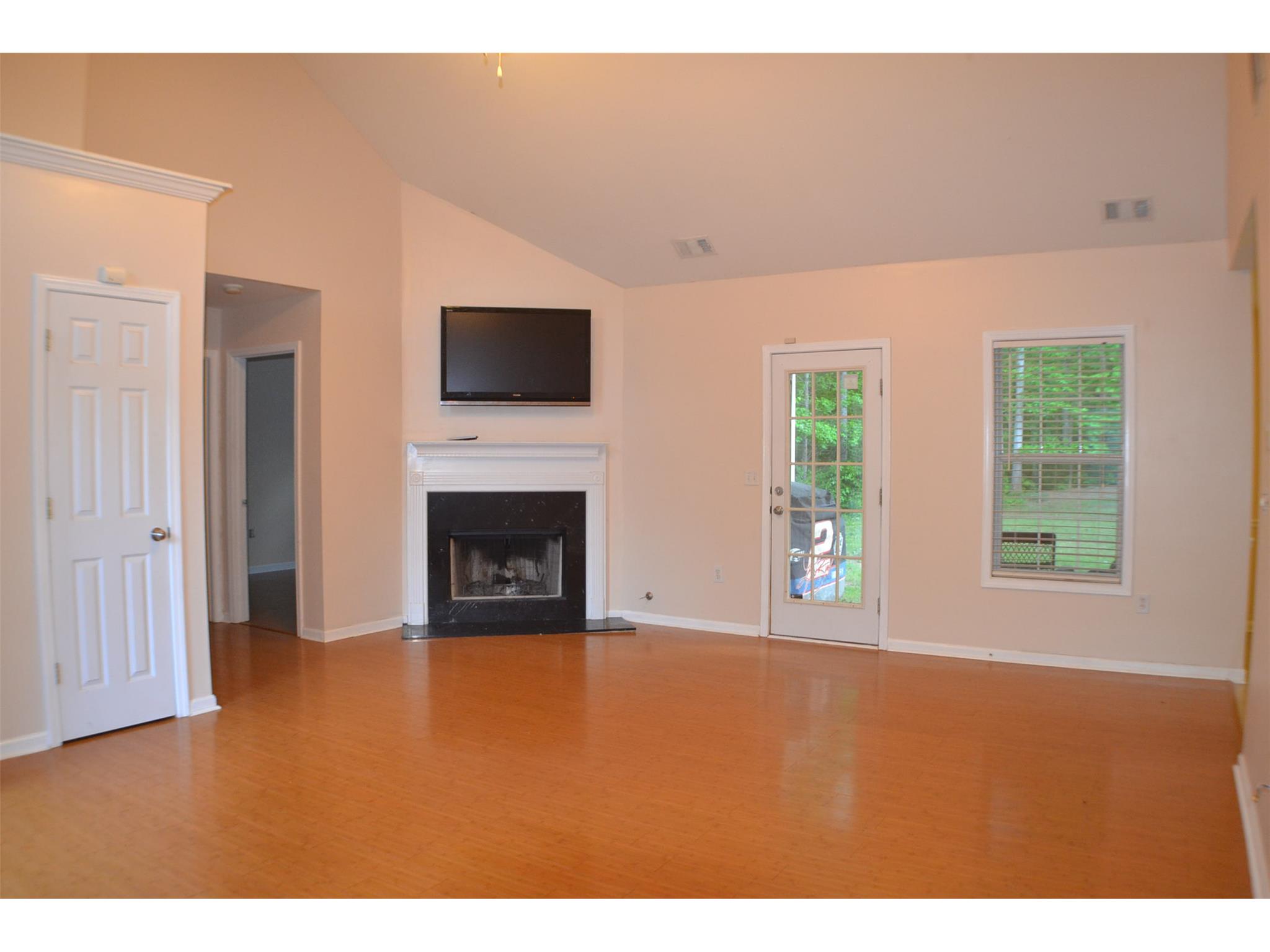 585 Freeman Dr, Covington, GA 30016 photo 2