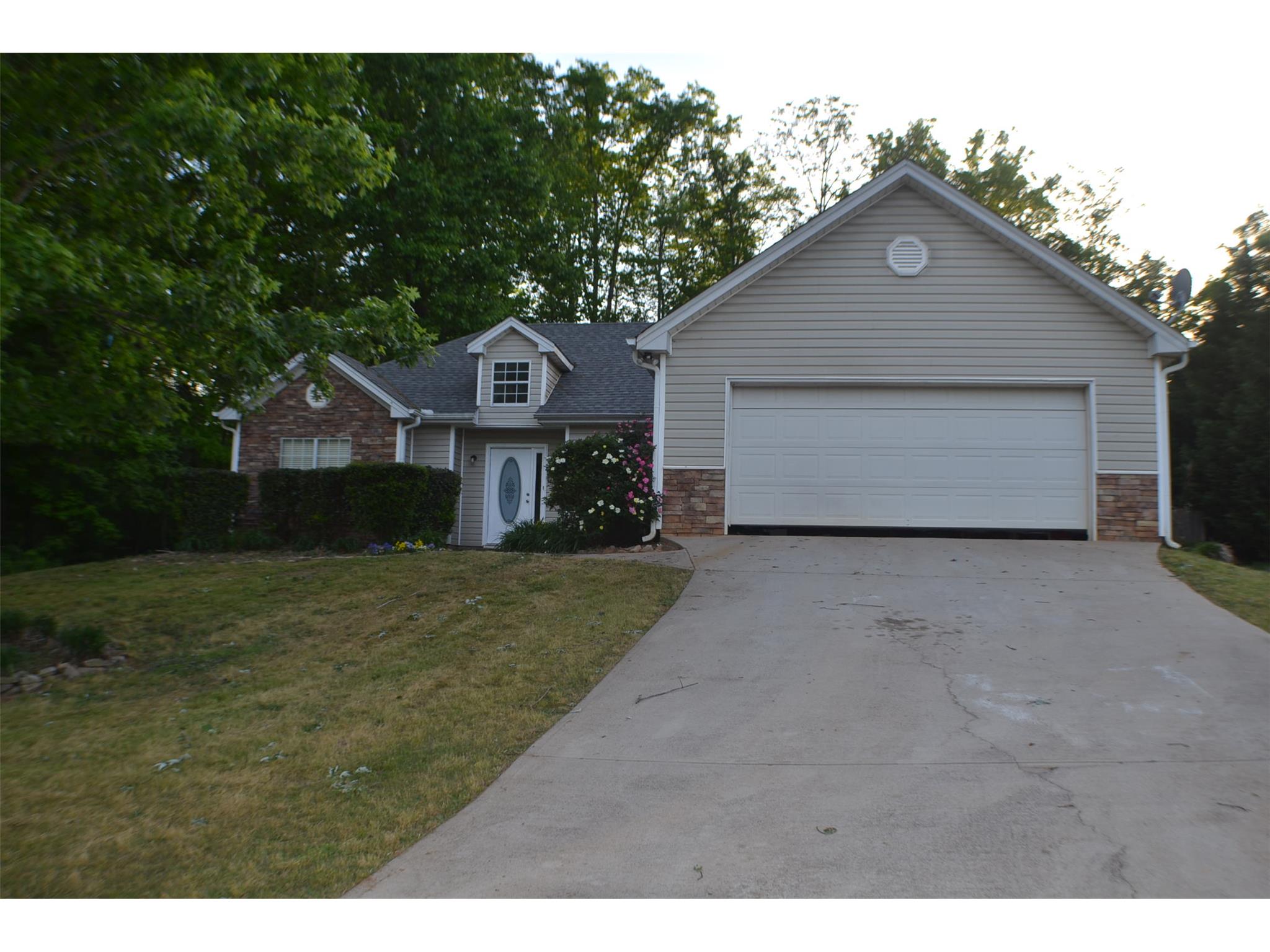 585 Freeman Dr, Covington, GA 30016 photo 1