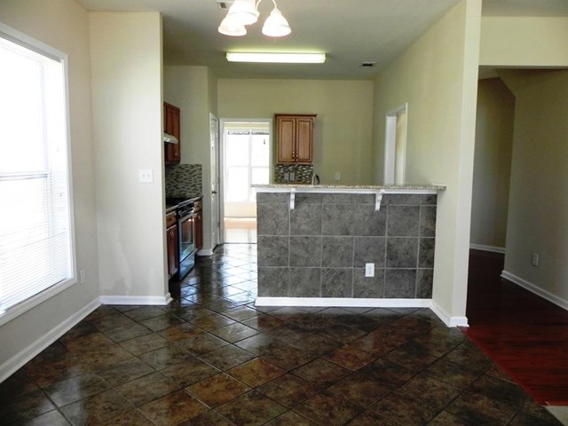 1913 Executive Dr, Duluth, GA 30096 photo 6