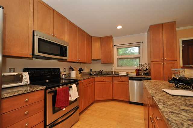 3864 Commander Dr, Atlanta, GA 30341 photo 4