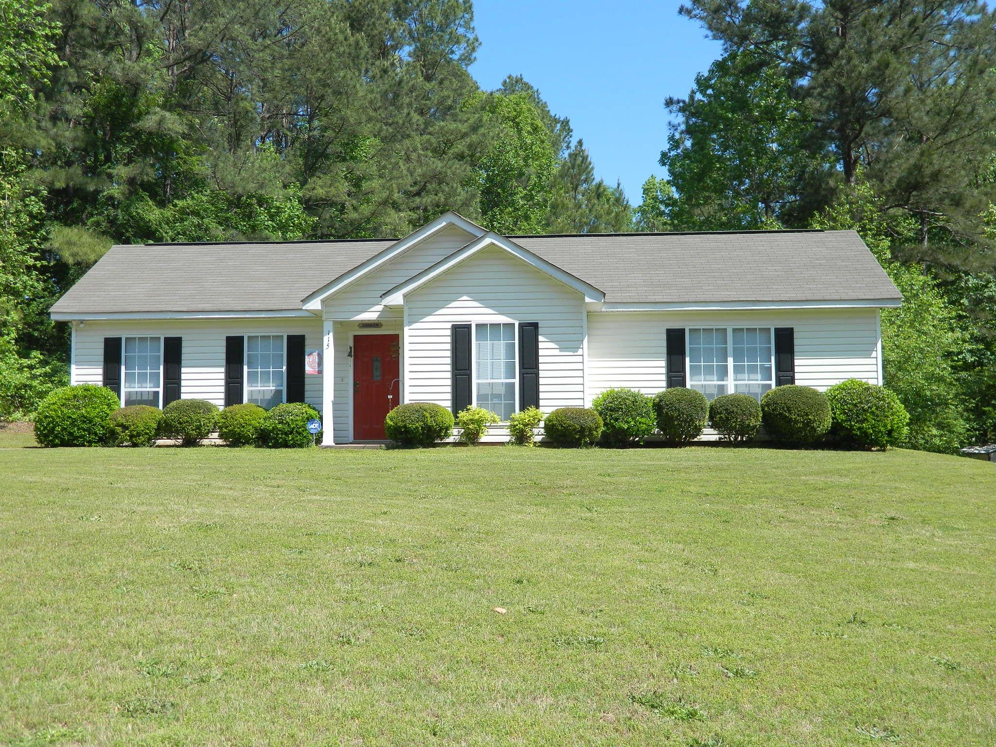 115 Ridgefield Dr, Lagrange, GA 30241 photo 1