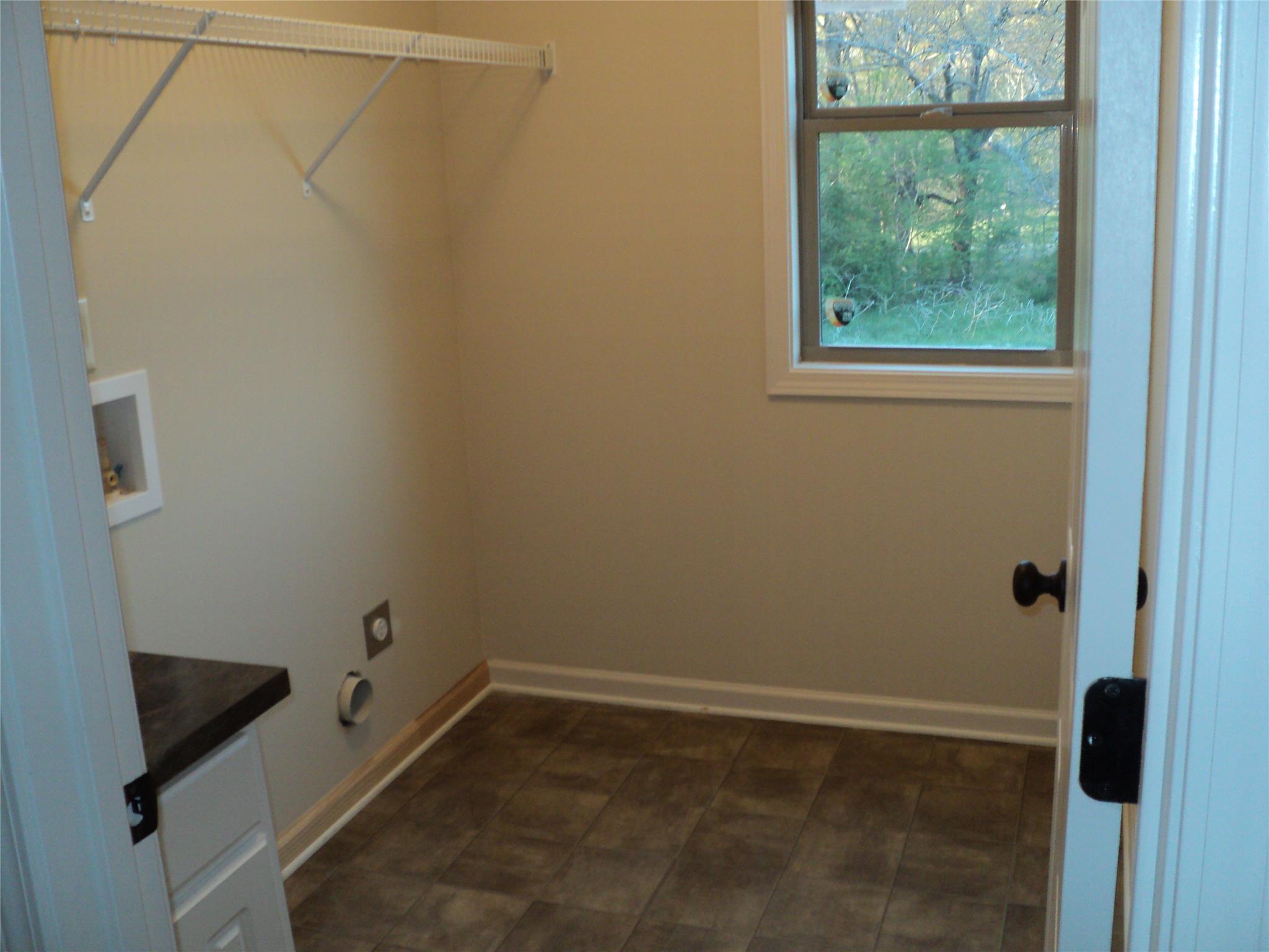 226 Falling Leaf Ln, Winder, GA 30680 photo 9