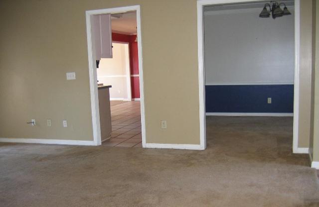 109 Shannon Dr, Lagrange, GA 30241 photo 16