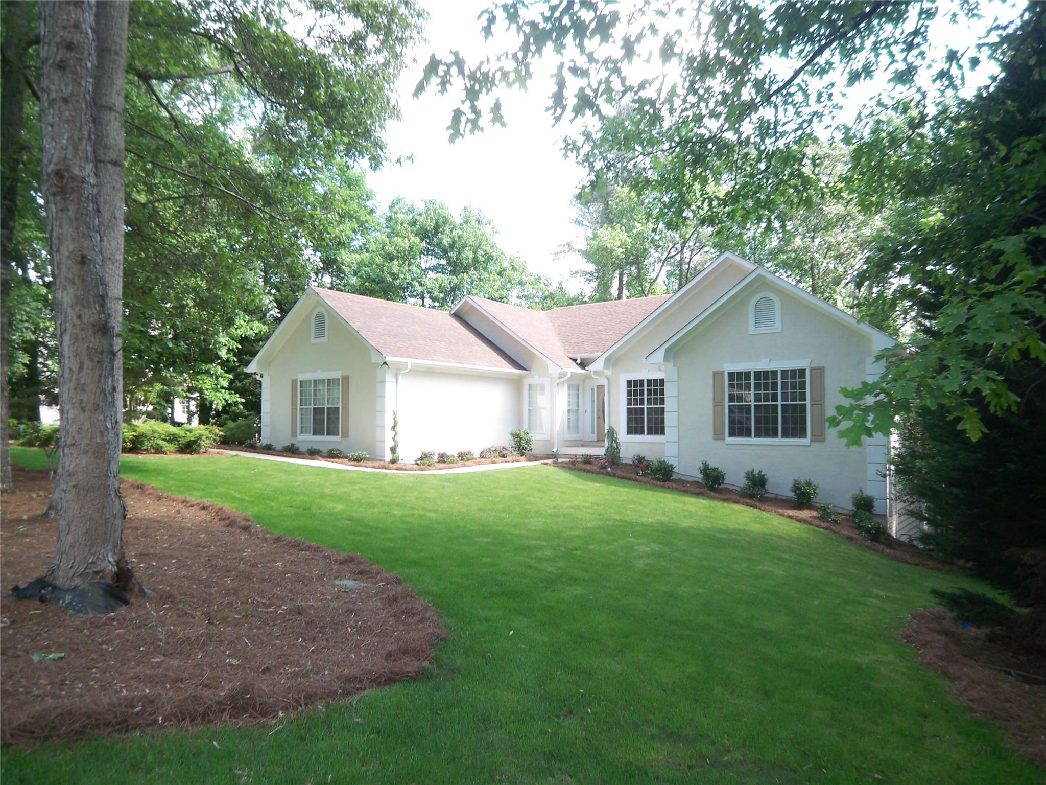 121 Shoreline Way, Hampton, GA 30228 photo 3