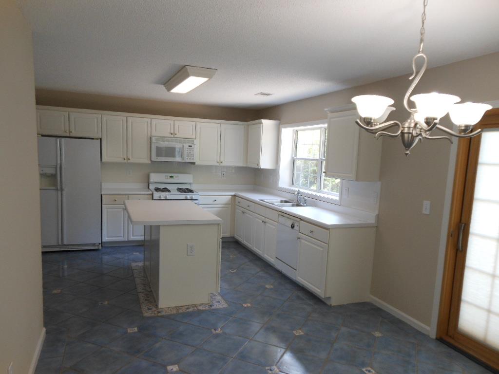 230 Waltham Ct, Duluth, GA 30097 photo 5