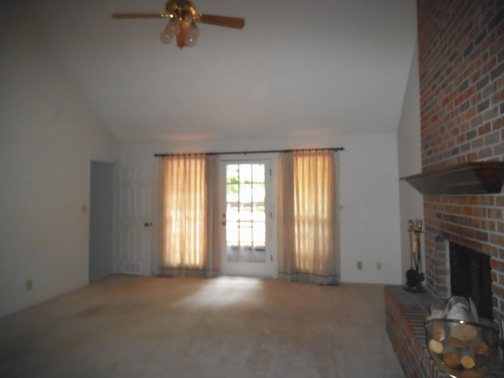 529 Wesley Cir, Toccoa, GA 30577 photo 3