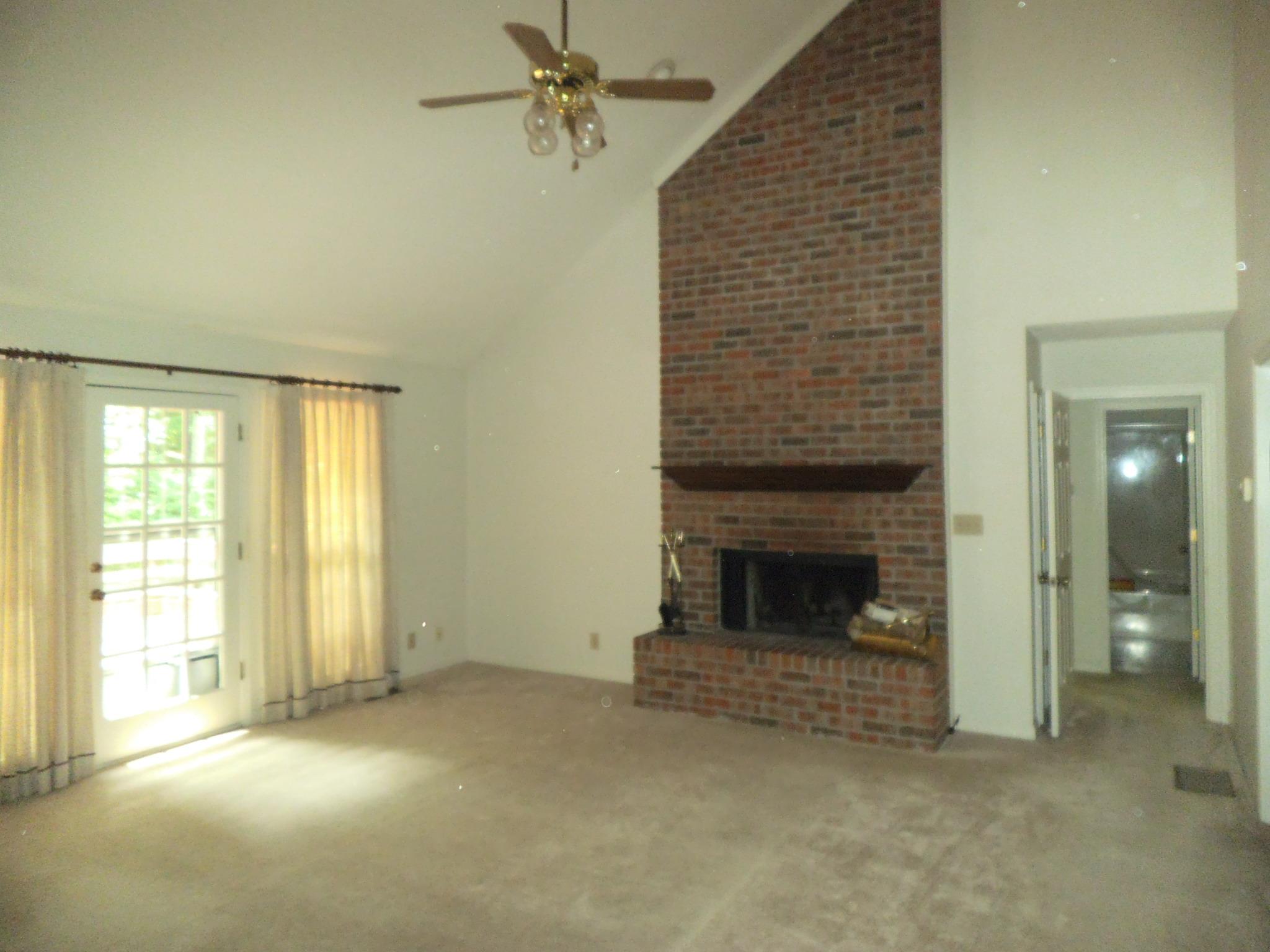 529 Wesley Cir, Toccoa, GA 30577 photo 2