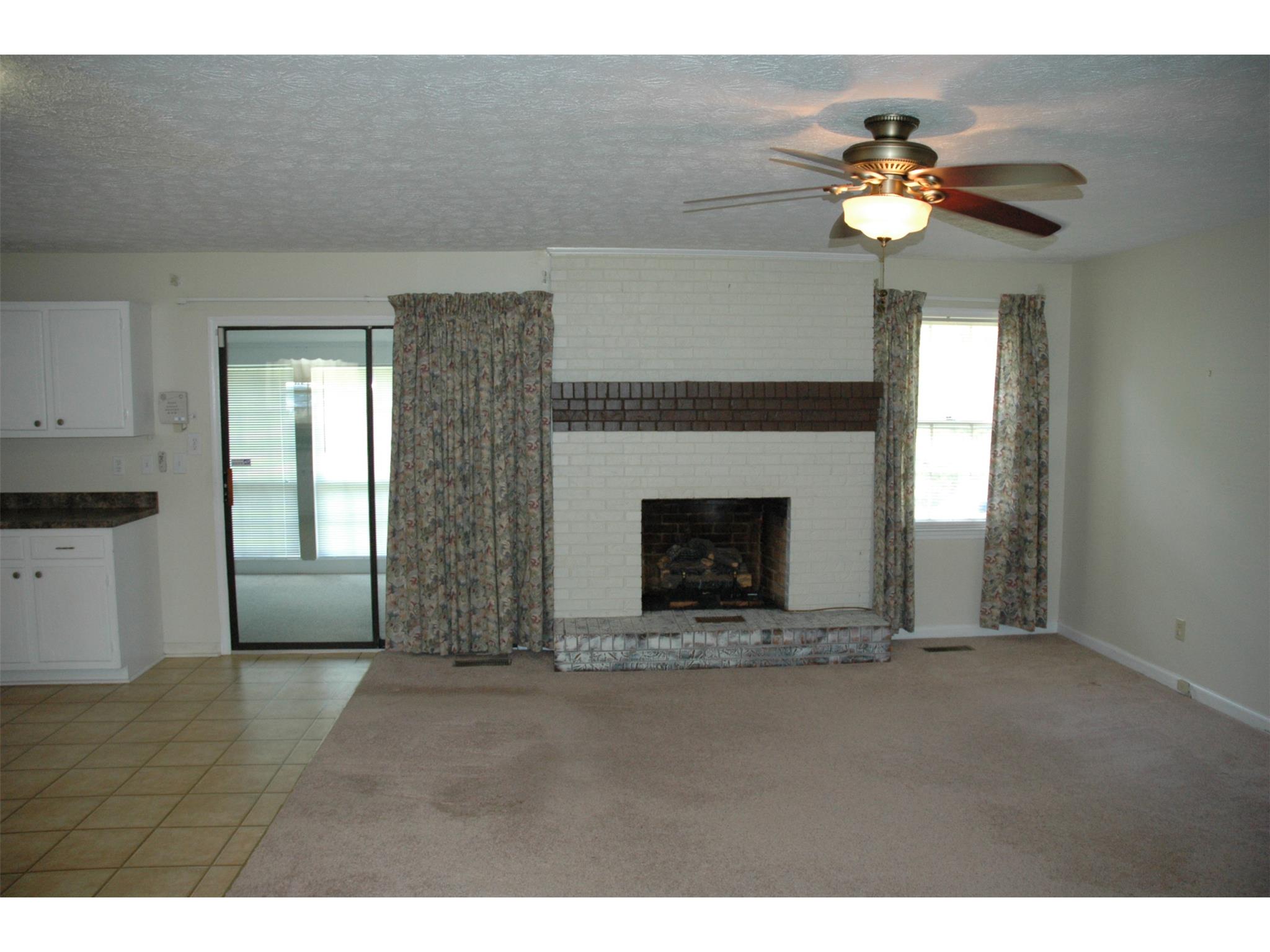102 Meadowland Trl, Lagrange, GA 30240 photo 4