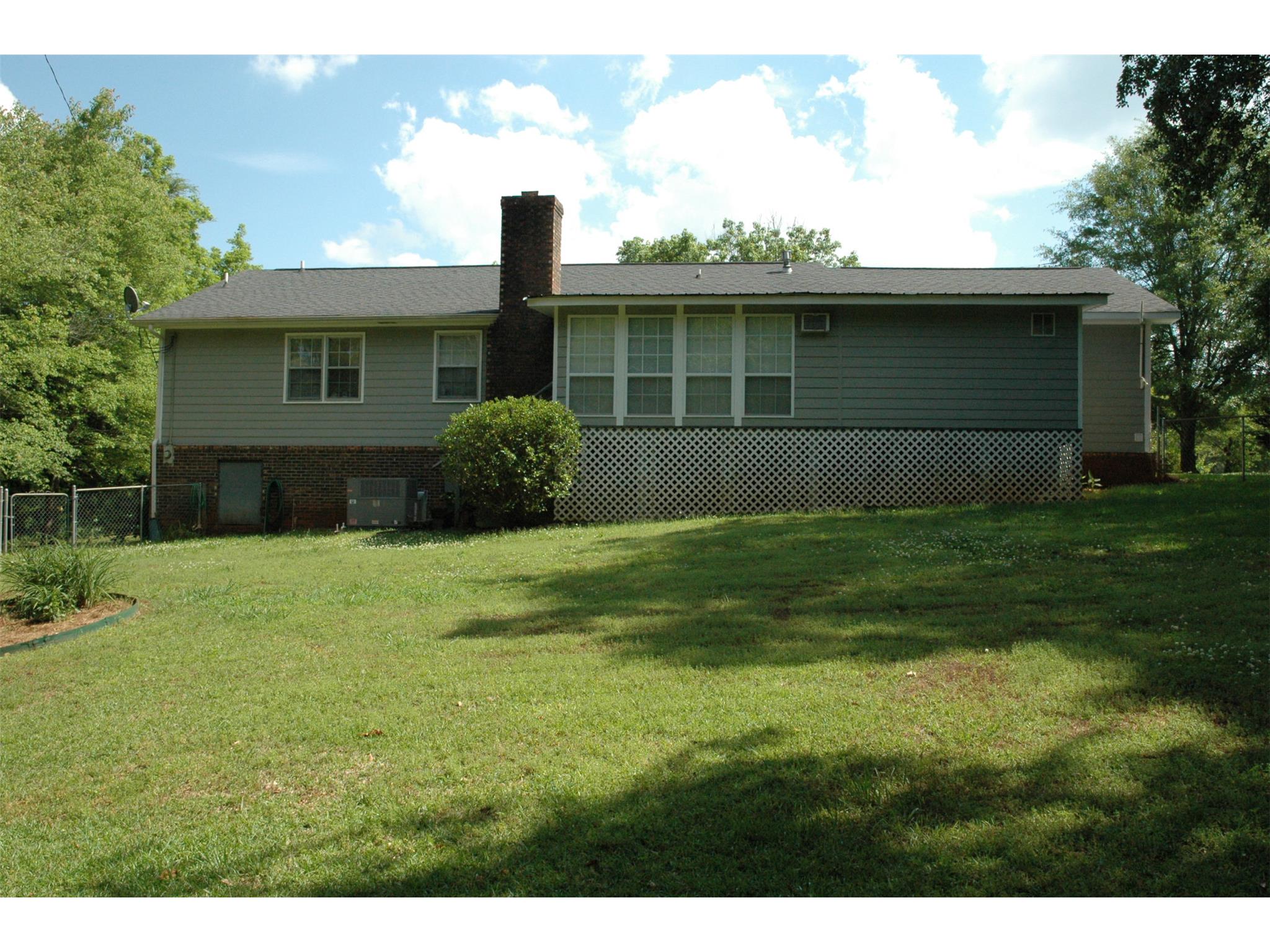 102 Meadowland Trl, Lagrange, GA 30240 photo 13