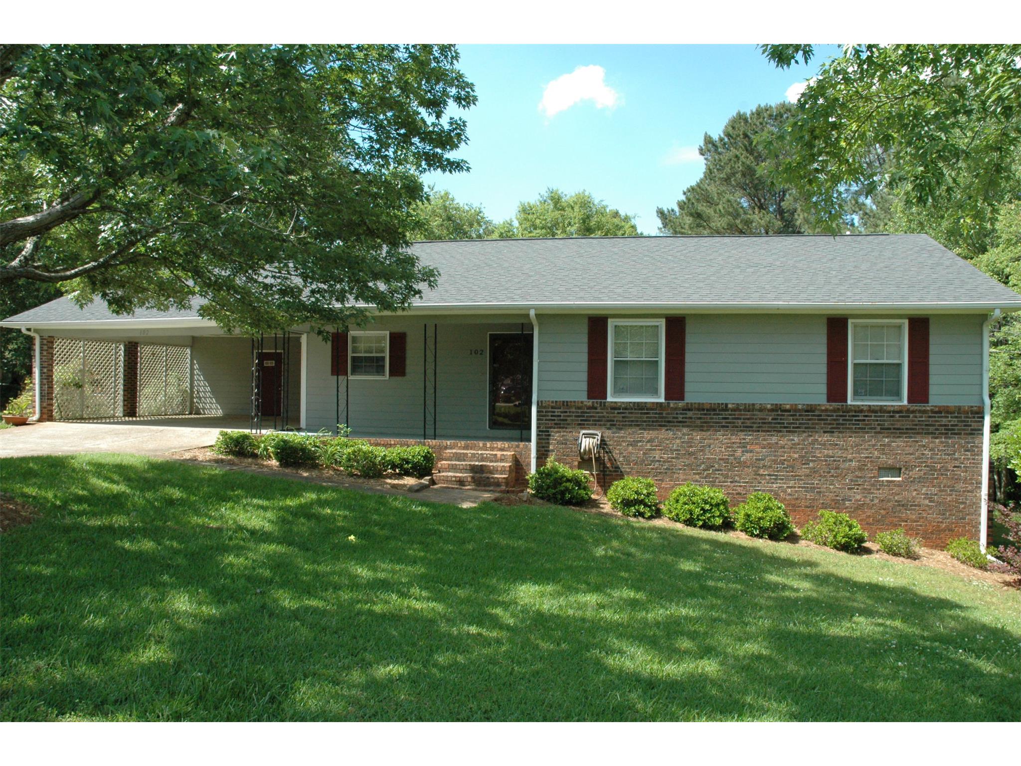 102 Meadowland Trl, Lagrange, GA 30240 photo 1