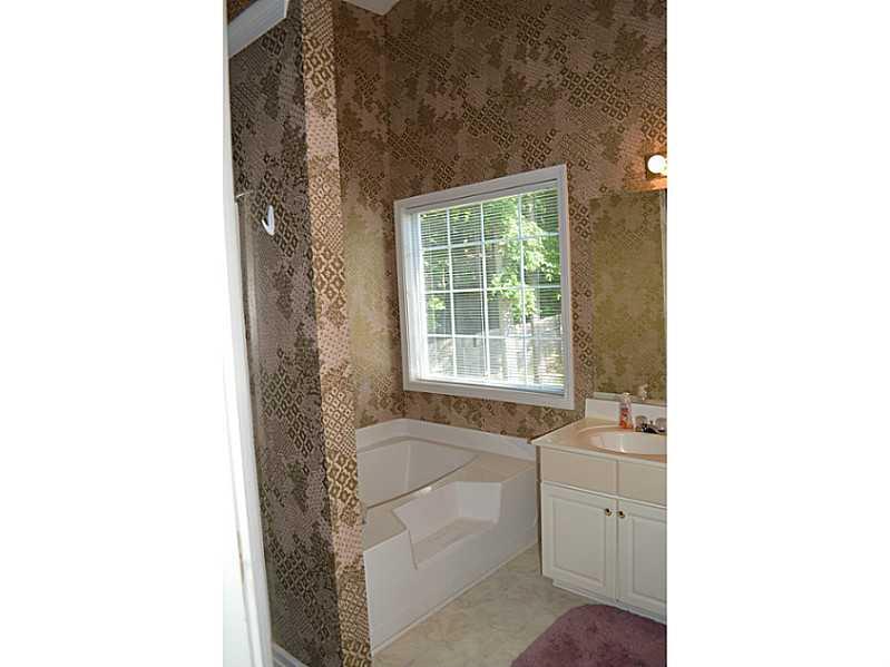 4350 Berkeley South Ct, Duluth, GA 30096 photo 11