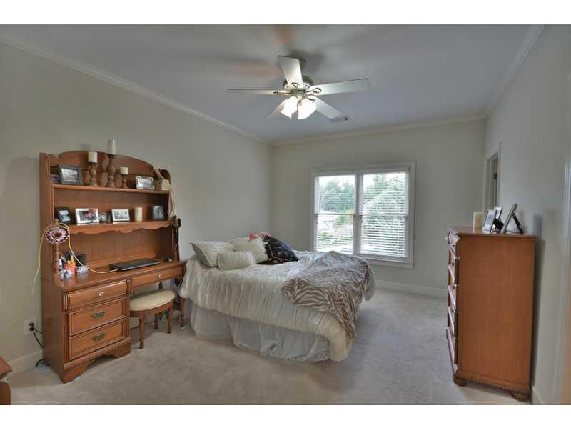 8770 Glasgow Pt, Duluth, GA 30097 photo 13