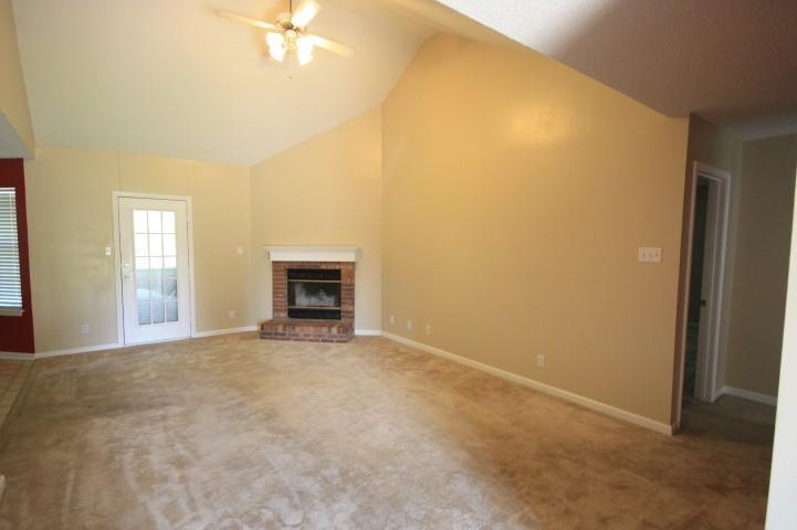 250 Ridge Bend Dr, Centerville, GA 31028 photo 2